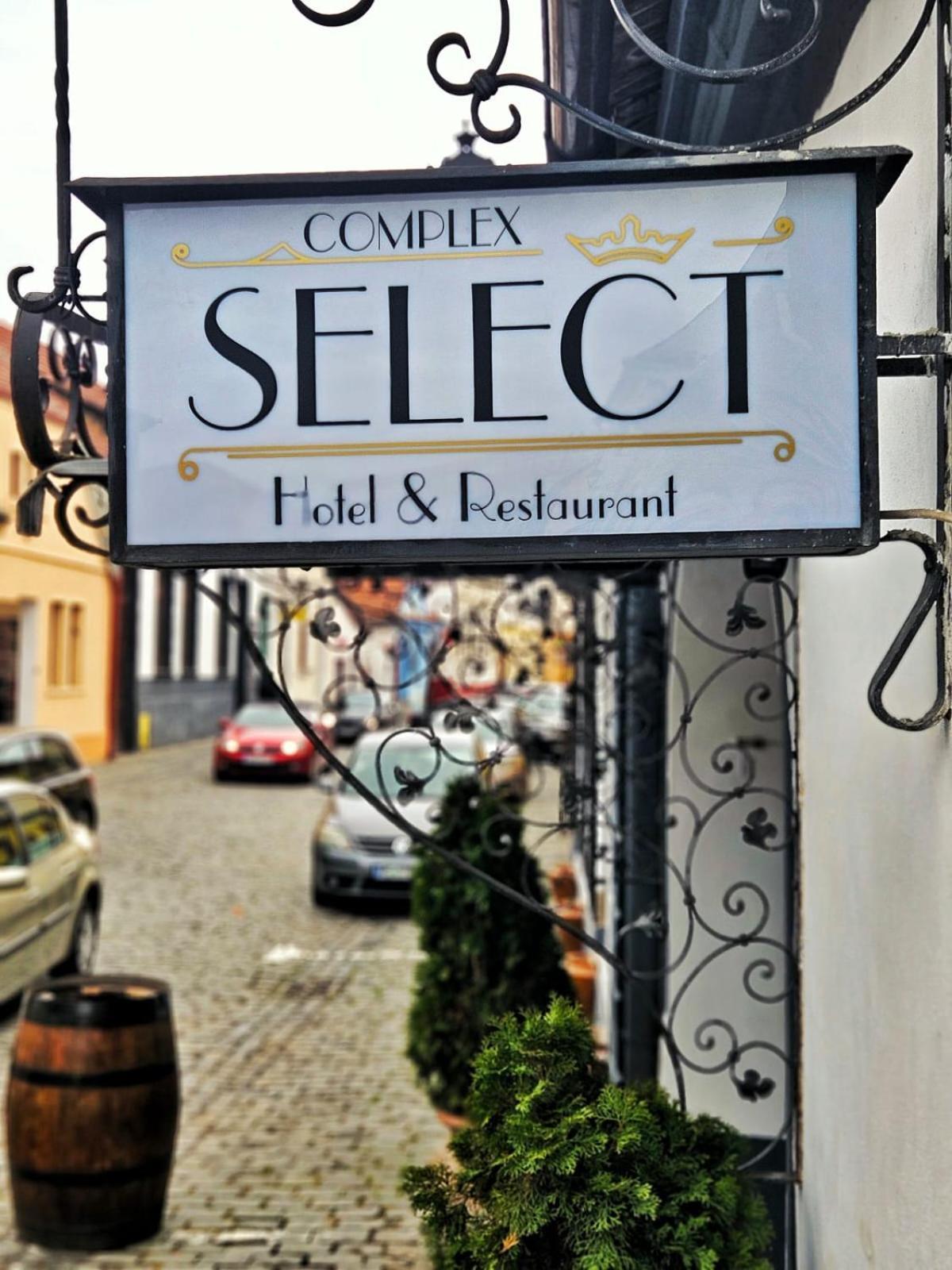 Complex Select Hotel Medias Exterior photo