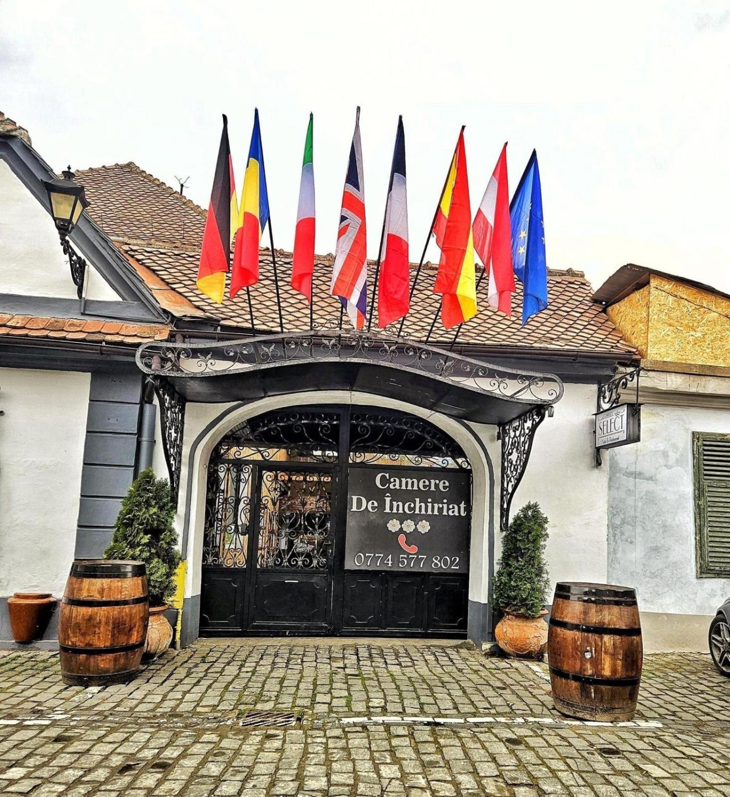 Complex Select Hotel Medias Exterior photo